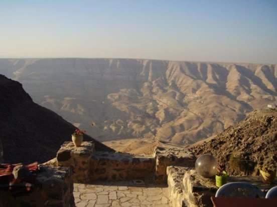 Trajan Guest House Al-Mughayer Buitenkant foto